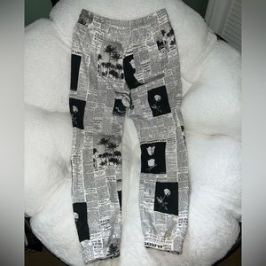 black and white newsprint joggers. forever 21 size men’s small.